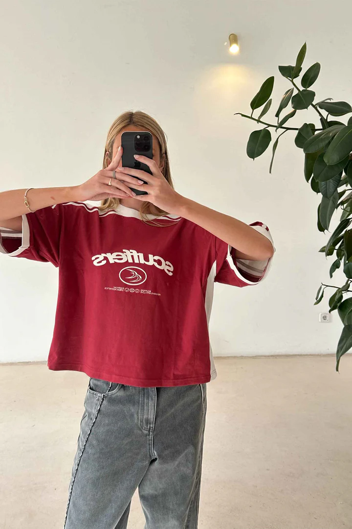 Effortless Burgundy T-Shirt — vista 3