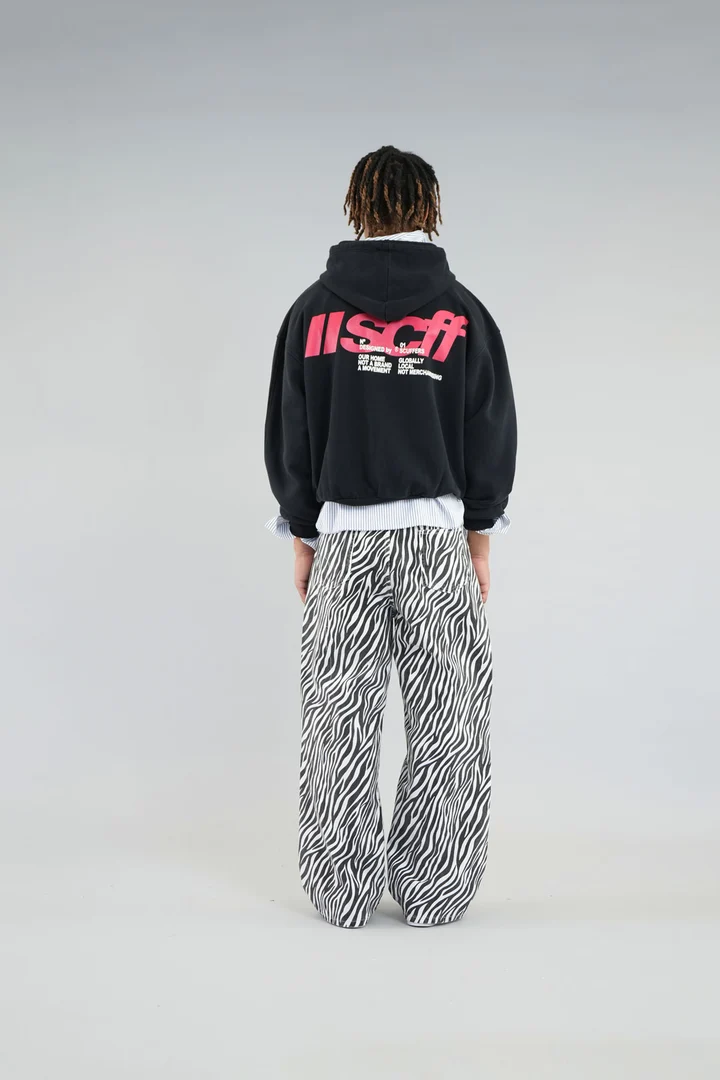 Globally Black Hoodie — vista 4
